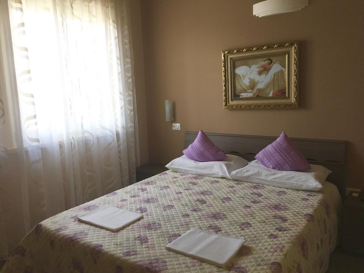 Bba2Passi Bed & Breakfast Marina di Massa Ngoại thất bức ảnh