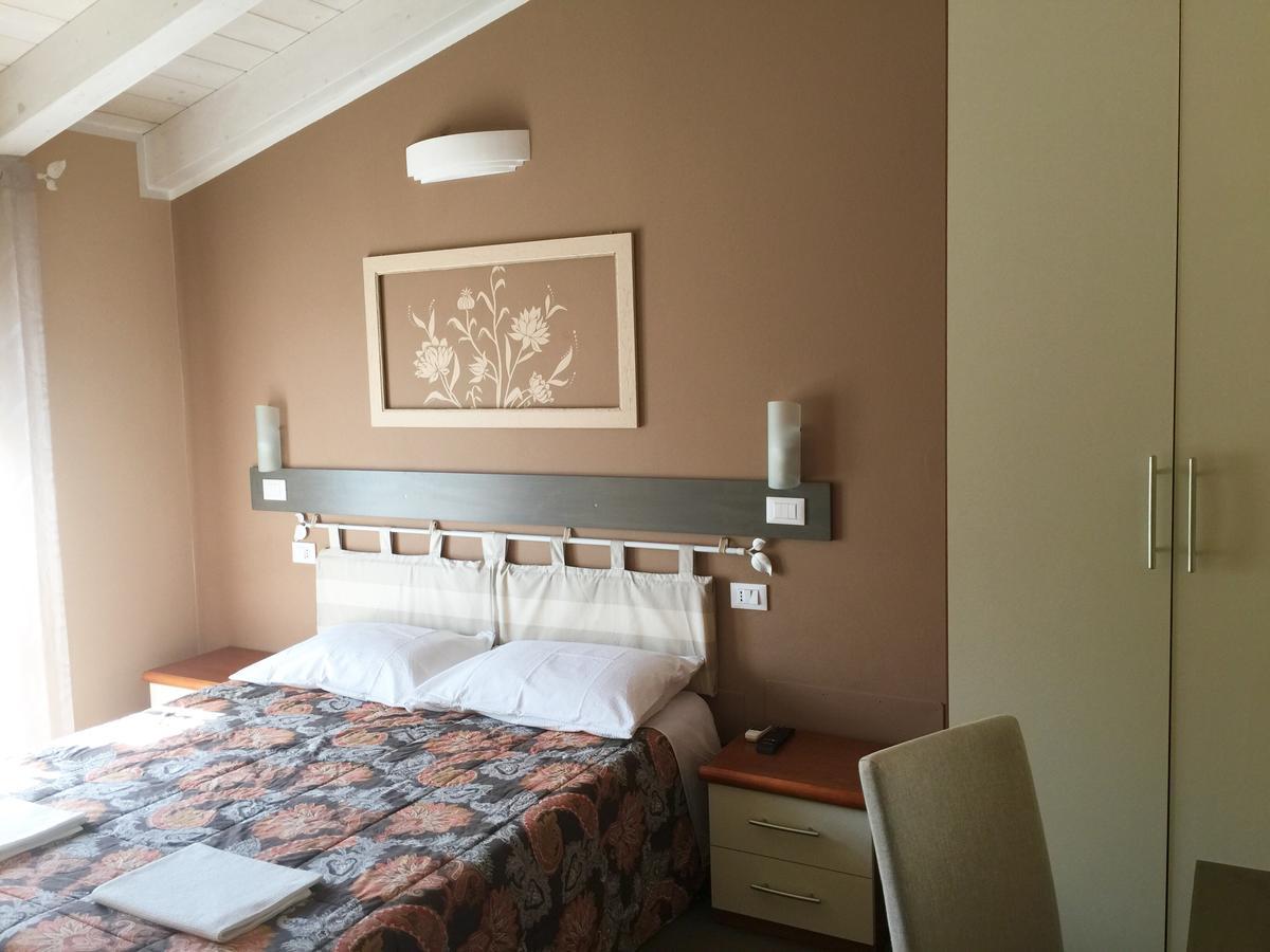 Bba2Passi Bed & Breakfast Marina di Massa Ngoại thất bức ảnh
