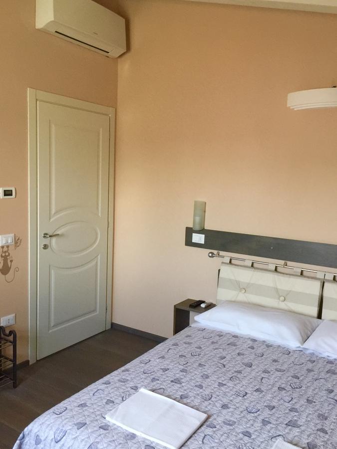 Bba2Passi Bed & Breakfast Marina di Massa Ngoại thất bức ảnh