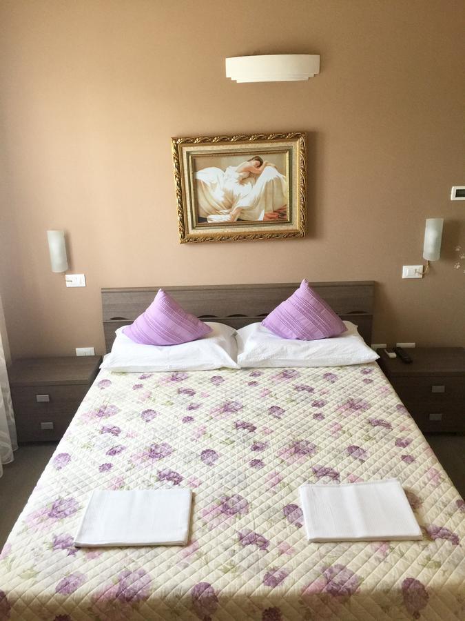 Bba2Passi Bed & Breakfast Marina di Massa Ngoại thất bức ảnh