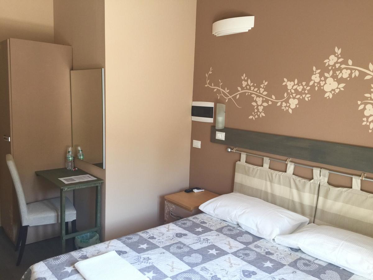 Bba2Passi Bed & Breakfast Marina di Massa Ngoại thất bức ảnh